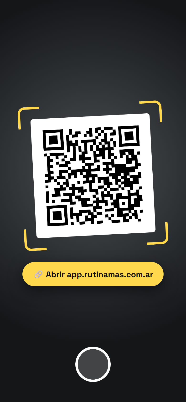 Paso 2: Abrí la cámara del celu y apuntale al QR